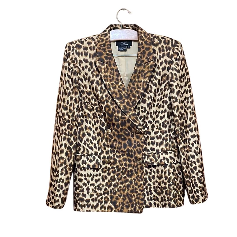 Striking All Silk Maggy London Leopard Print 2-Piece Suit. 10
